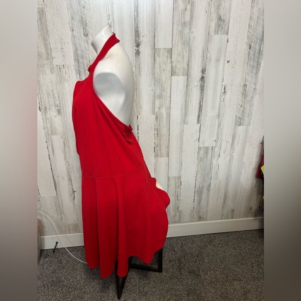 Red dress - Picture 2 of 6